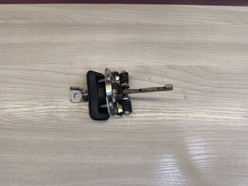 Ограничитель двери