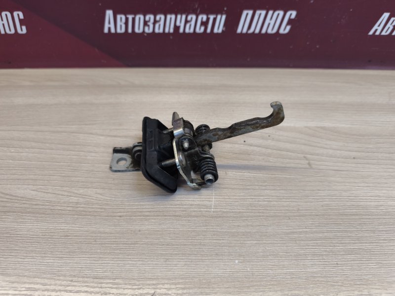 Ограничитель двери