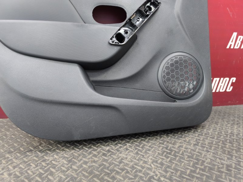 Обшивка боковой двери