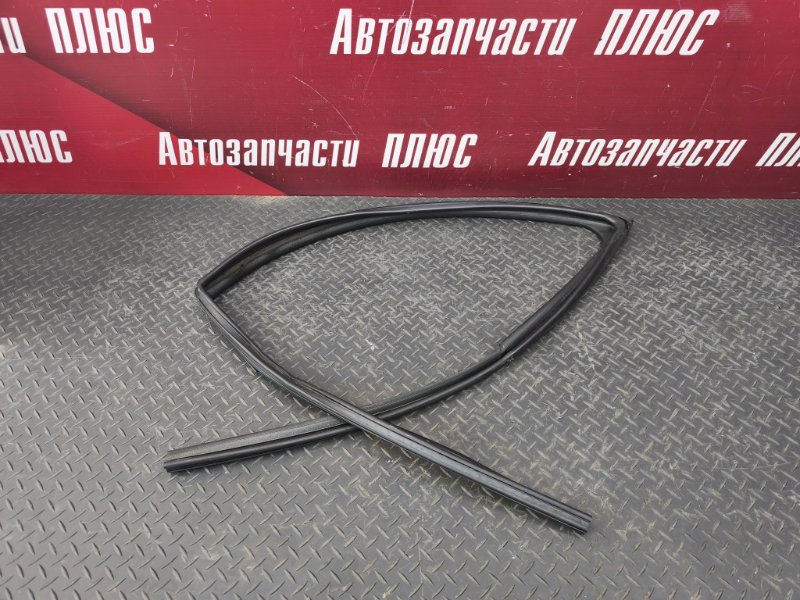 Уплотнитель стекла двери