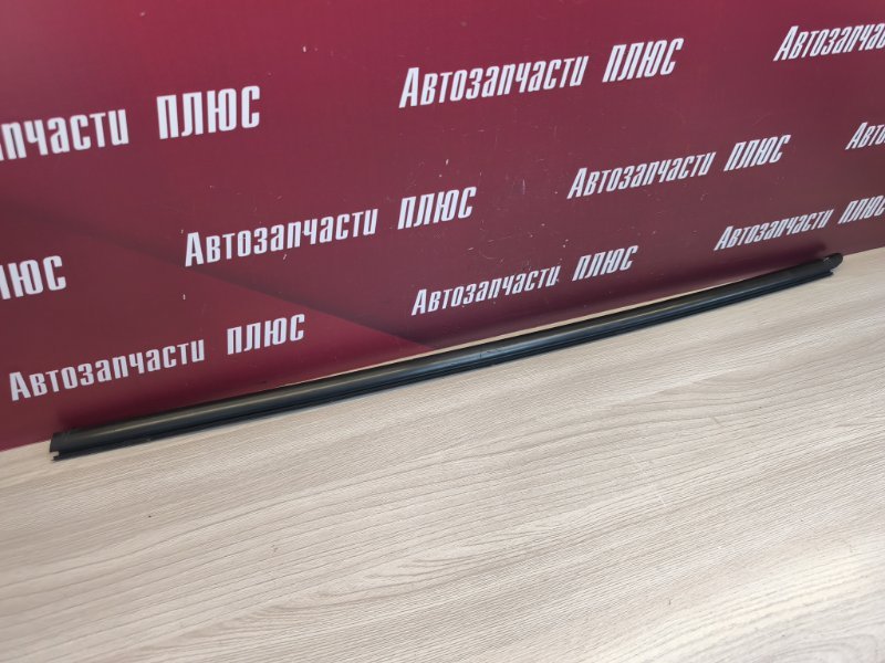 Уплотнитель стекла двери внешний