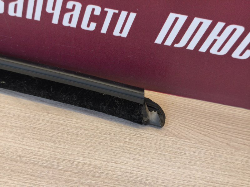 Уплотнитель стекла двери внешний