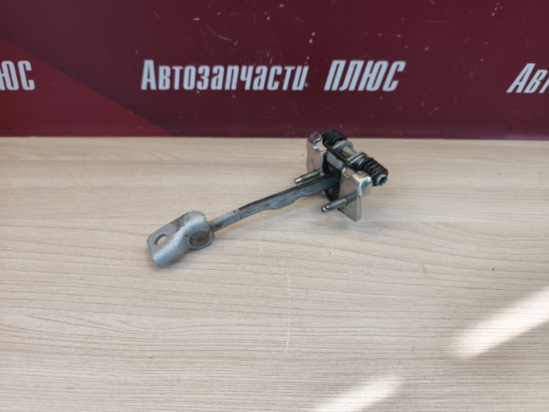 Ограничитель двери