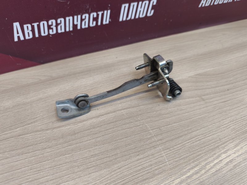 Ограничитель двери