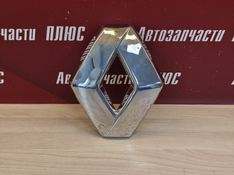 Эмблема решетки радиатора