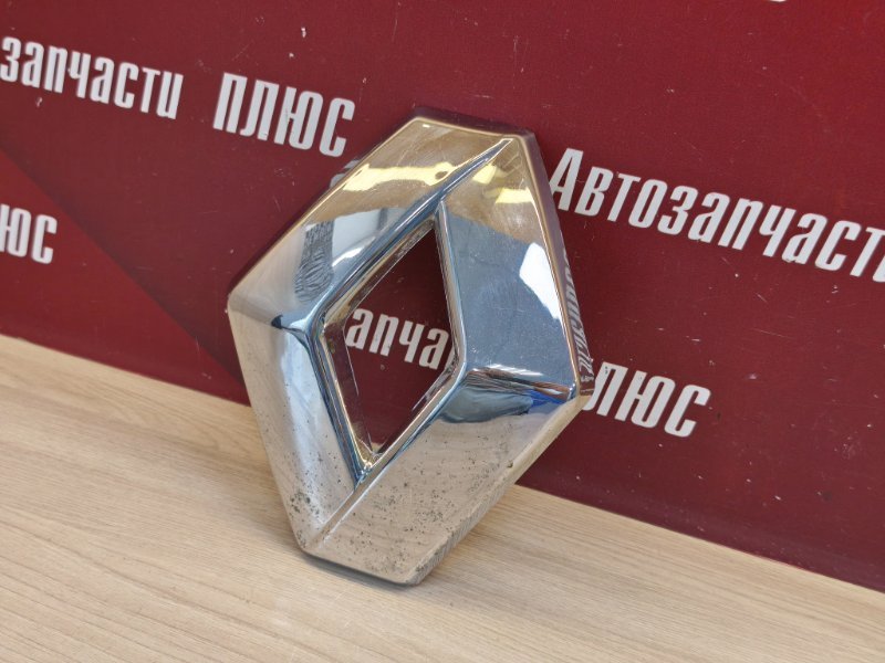 Эмблема решетки радиатора