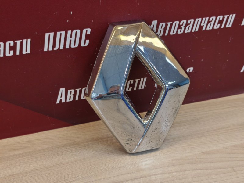 Эмблема решетки радиатора