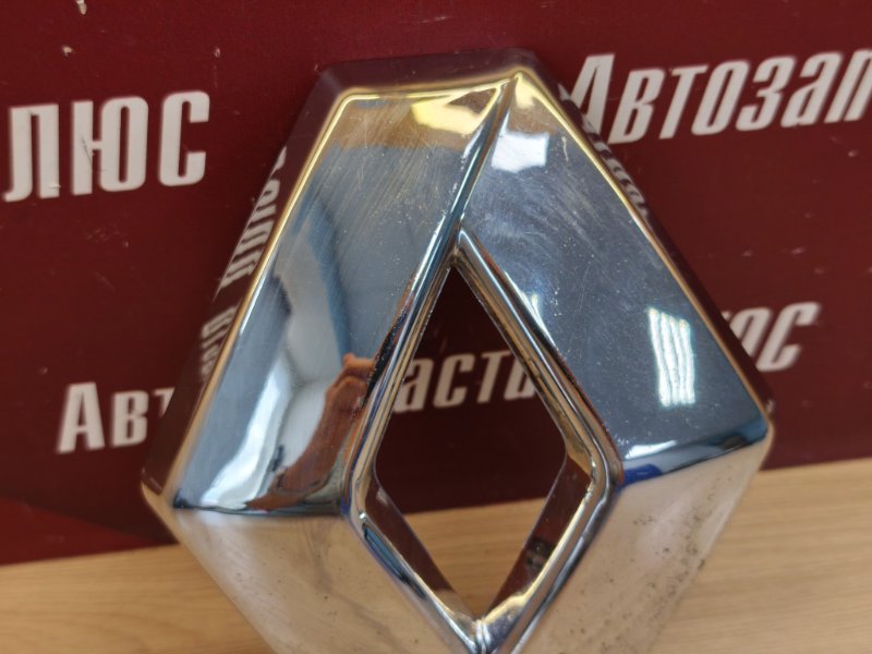 Эмблема решетки радиатора