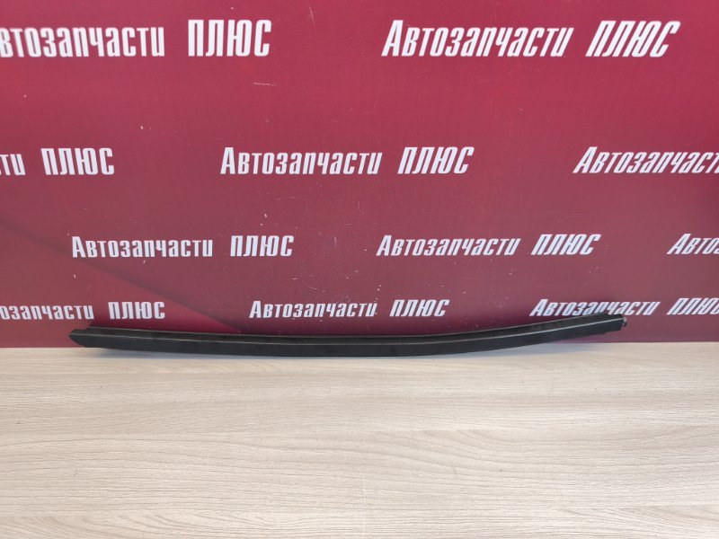 Уплотнитель стекла двери внешний