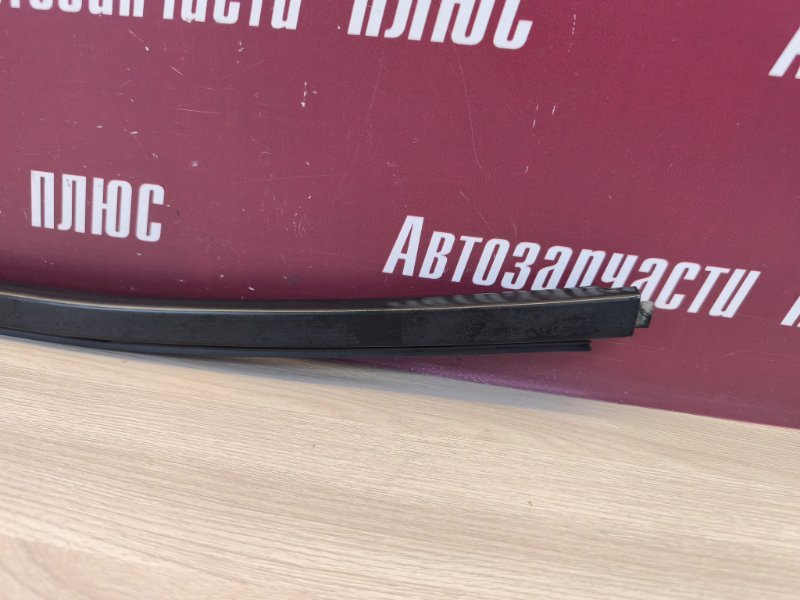 Уплотнитель стекла двери внешний