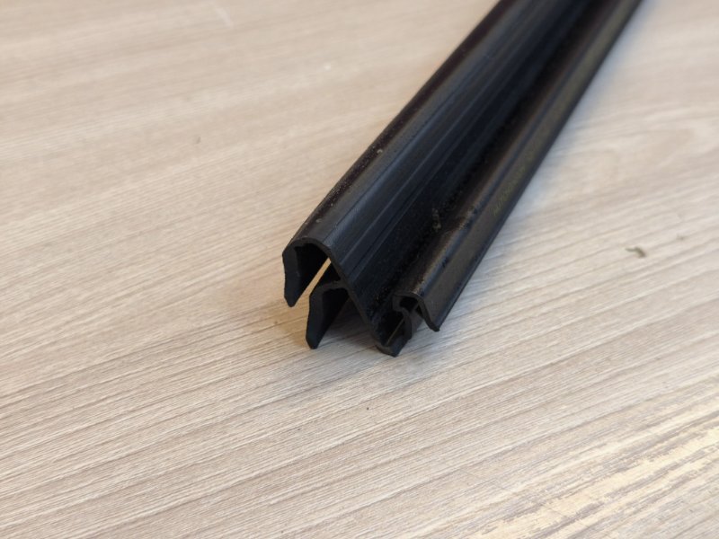 Уплотнитель стекла двери внутренний