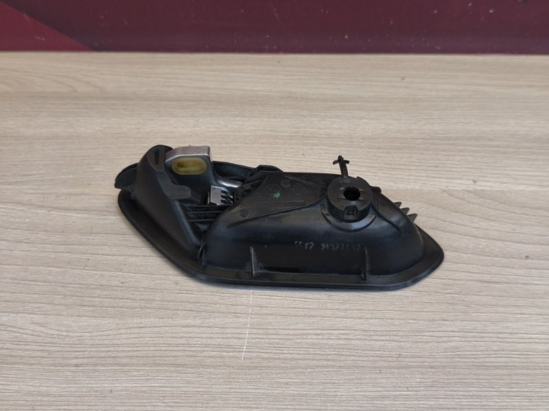 внутренняя ручка двери