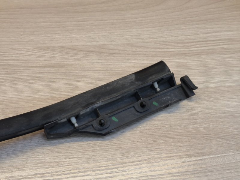 Уплотнитель двери