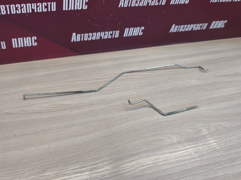 Тяга замка двери