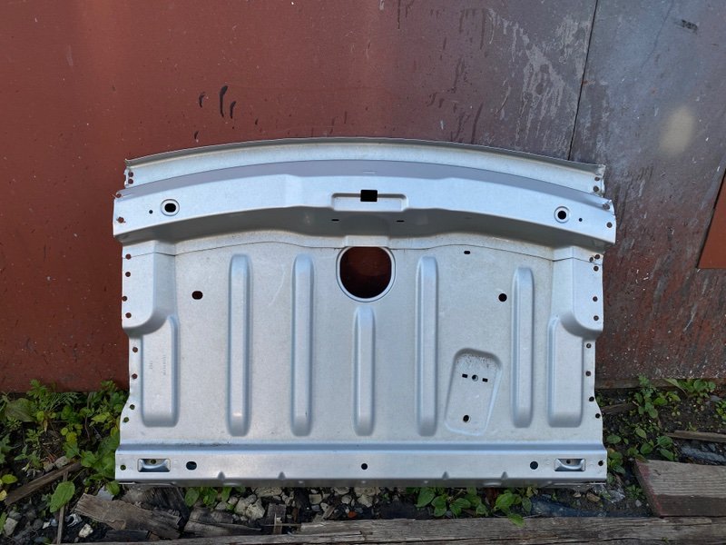 Задняя полка