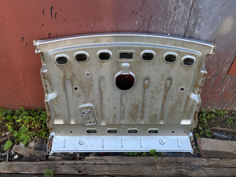 Задняя полка