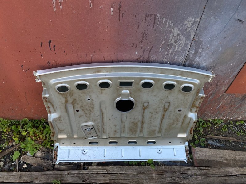 Задняя полка