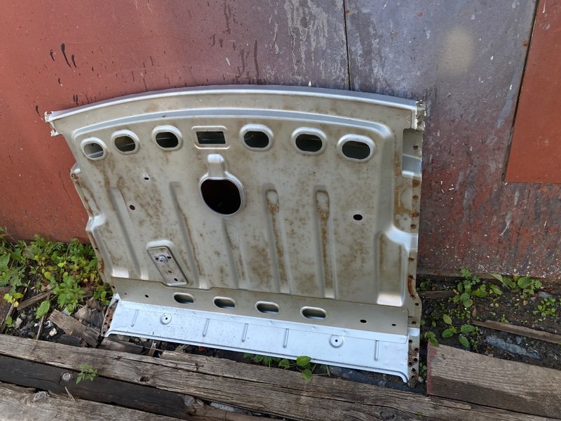 Задняя полка