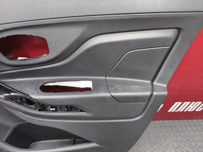 Обшивка боковой двери