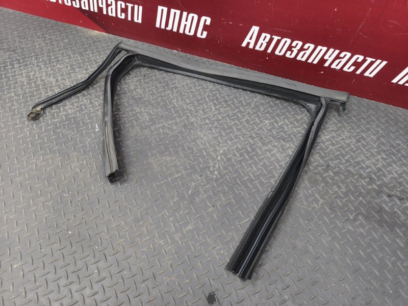 Уплотнитель рамки двери