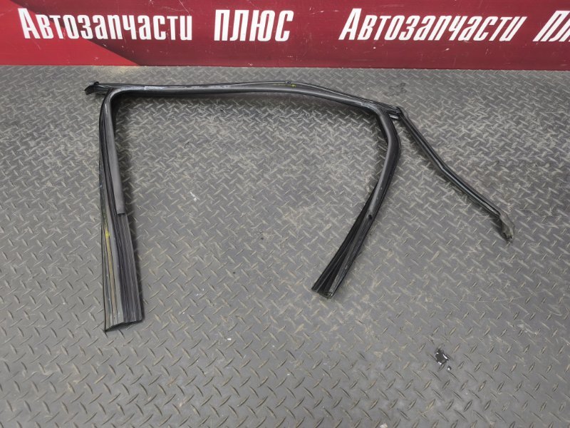 Уплотнитель рамки двери