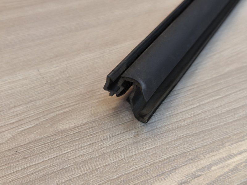 Уплотнитель стекла двери внутренний