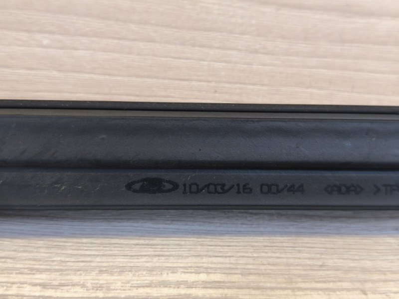 Уплотнитель стекла двери внутренний