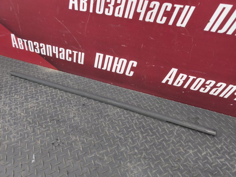 Уплотнитель стекла двери внешний