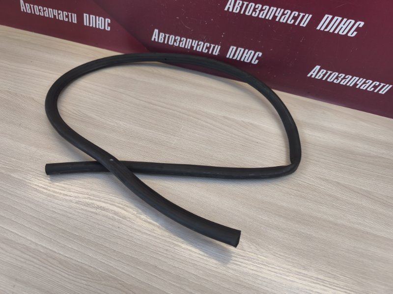 Уплотнительная резинка боковой двери