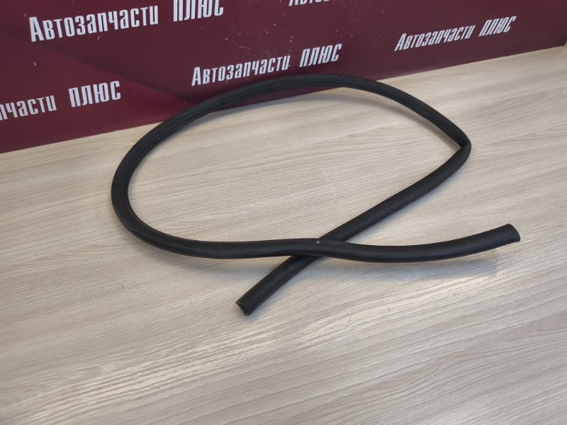 Уплотнительная резинка боковой двери