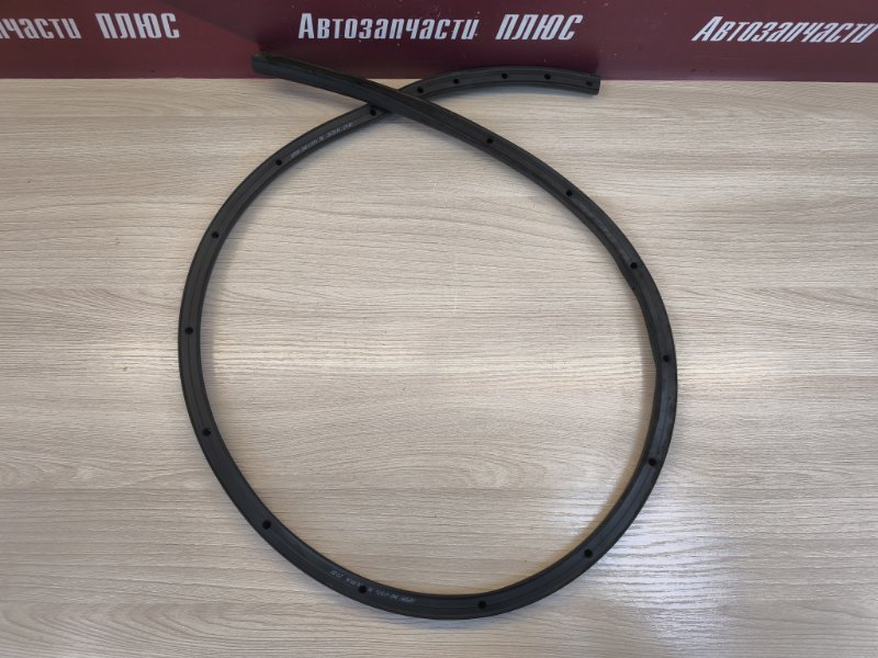 Уплотнительная резинка боковой двери