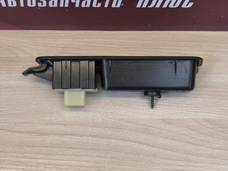 Кнопка стеклоподъемника