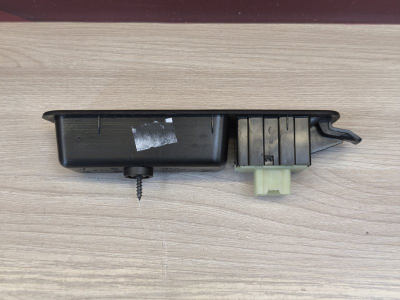 Кнопка стеклоподъемника