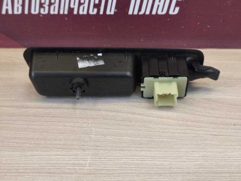 Кнопка стеклоподъемника