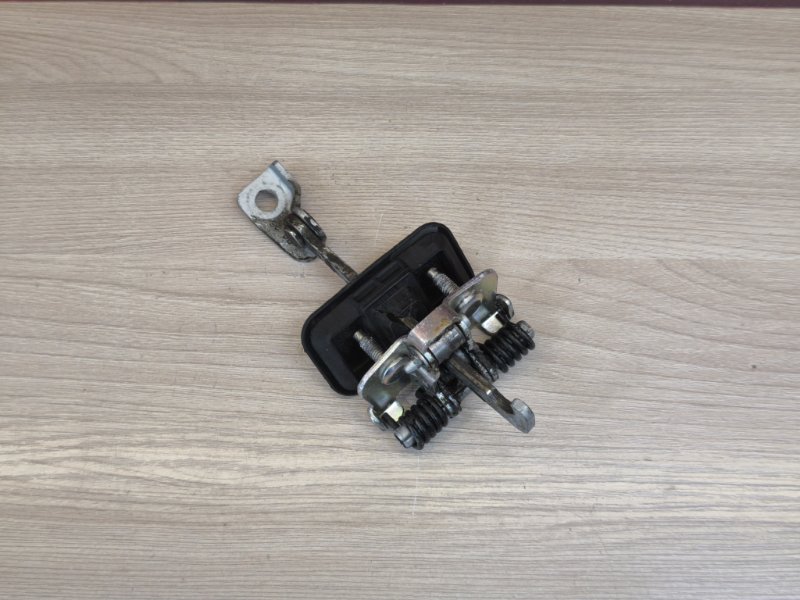 Ограничитель двери