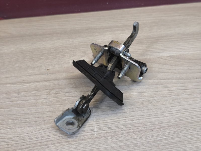 Ограничитель двери