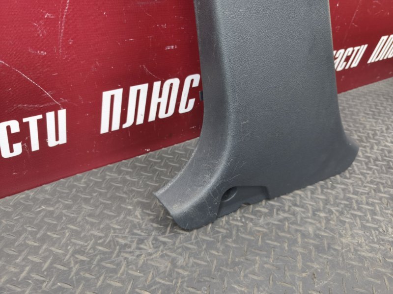 Обшивка средней стойки