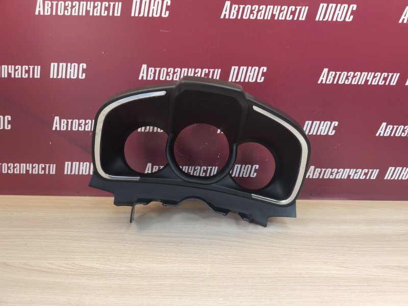 Козырек щитка приборов