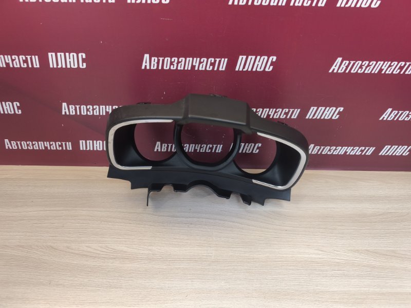 Козырек щитка приборов