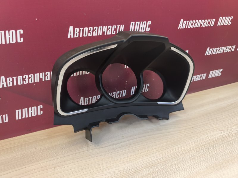 Козырек щитка приборов