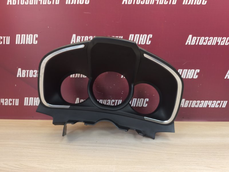 Козырек щитка приборов