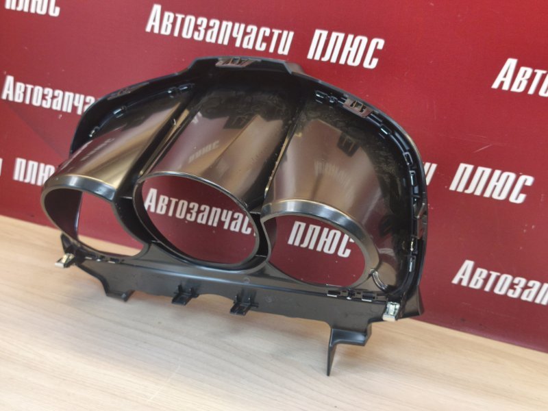 Козырек щитка приборов