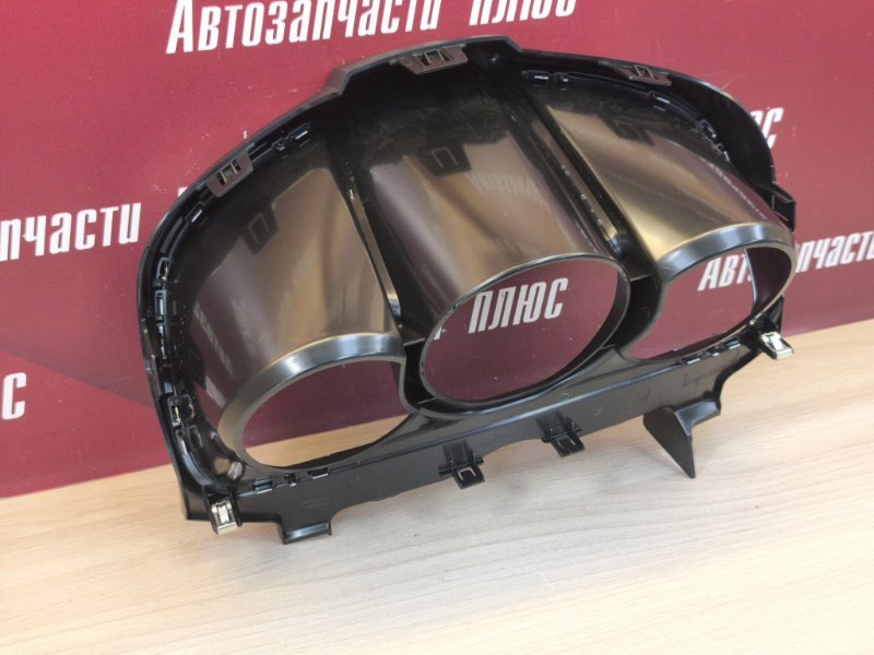 Козырек щитка приборов