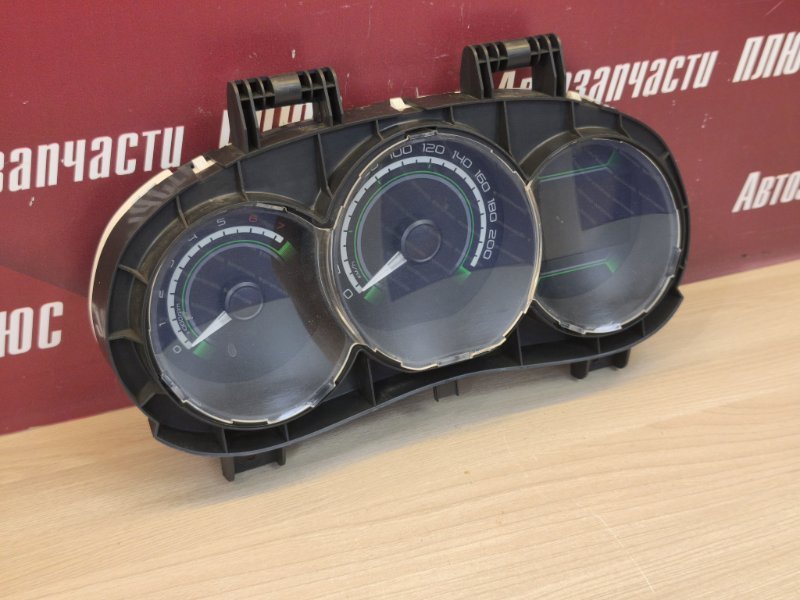 Щиток приборов