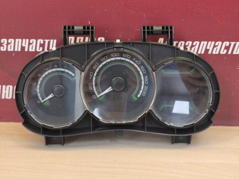 Щиток приборов