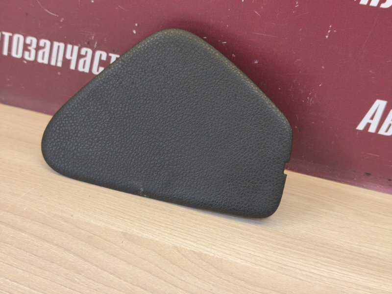 Крышка блока предохранителей