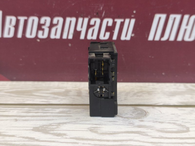 Кнопка корректора фар