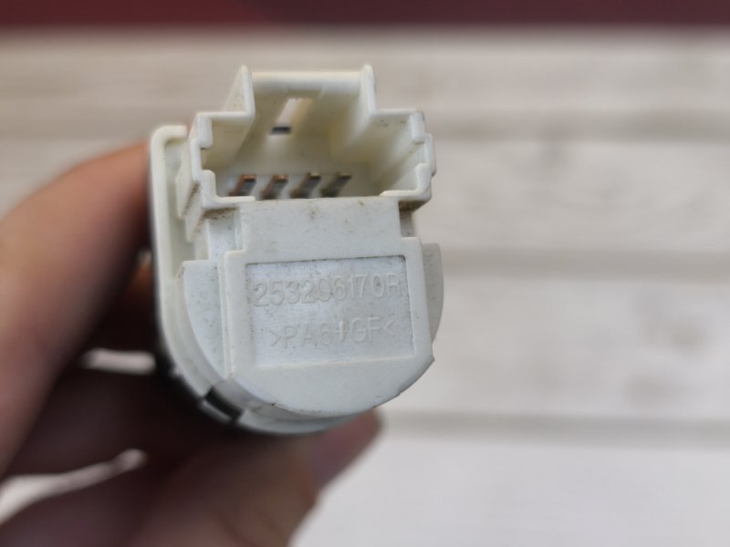 Датчик педали тормоза