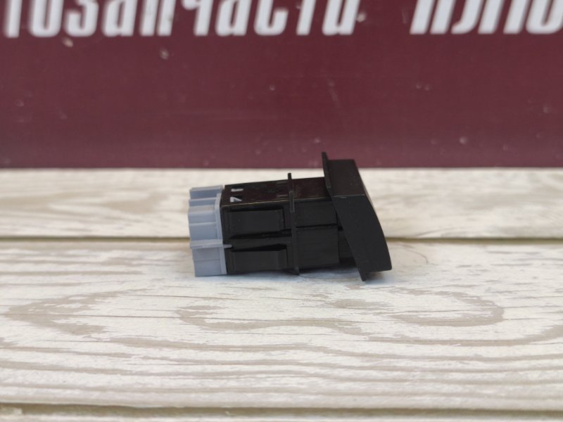 Кнопка центрального замка