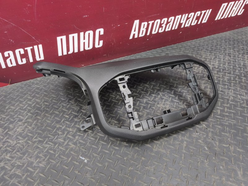 Верхняя накладка торпедо